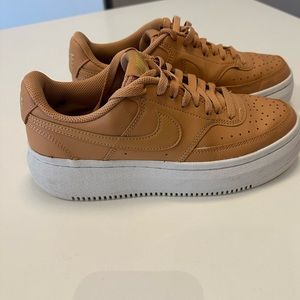 Nike court vision Alta